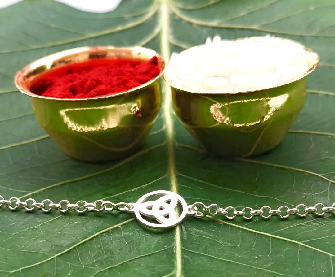 Silver Trinity Knot Silver Bracelet Rakhi with Adjustable Chain