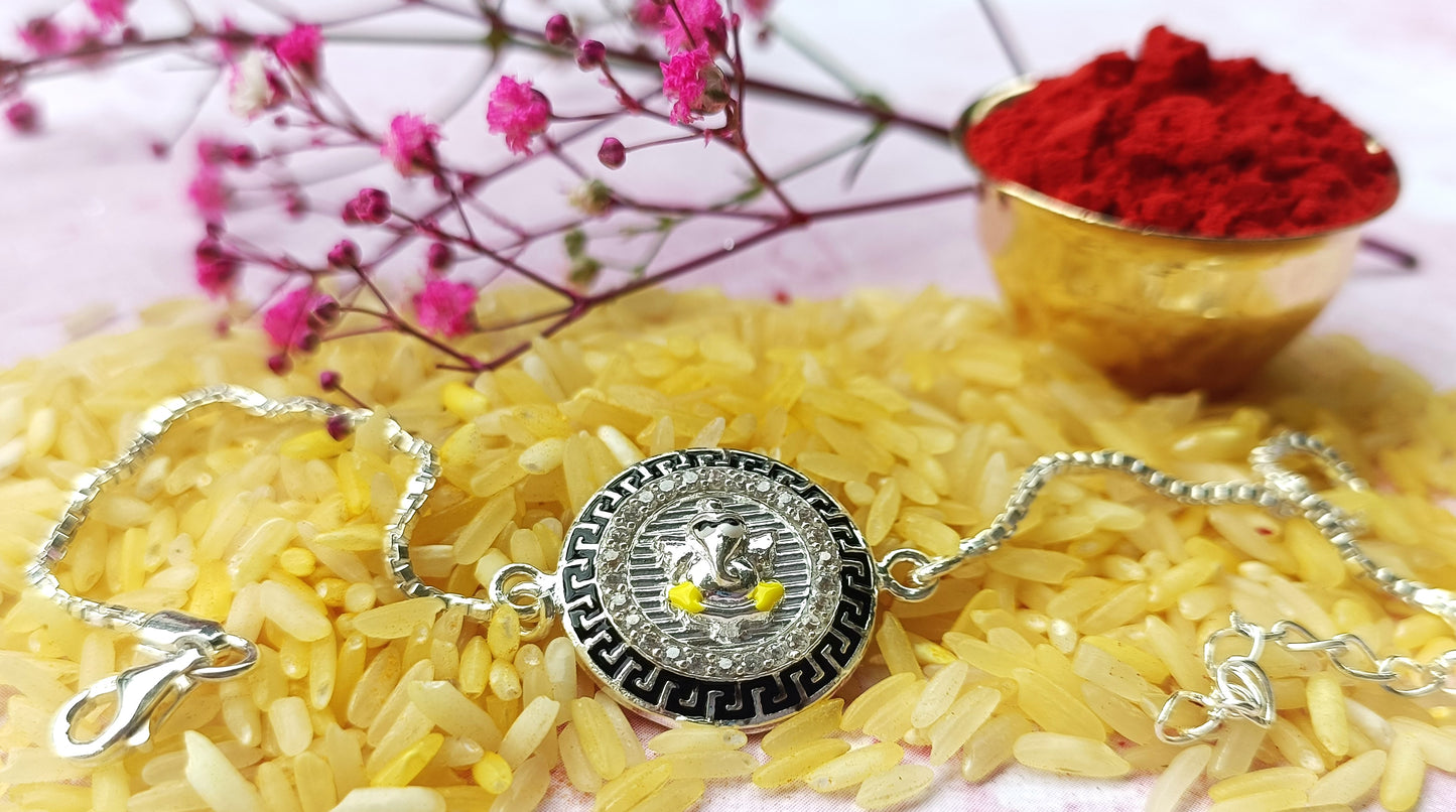 Vakratunda Classic Ganesha rakhi