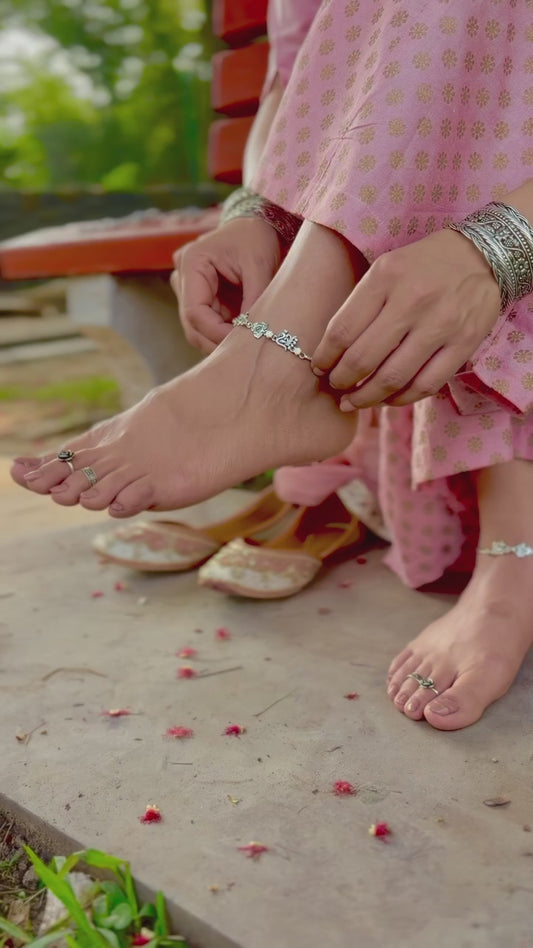 925 Silver Silver Duck Motif Anklet Pair | Designer Payal for Women
