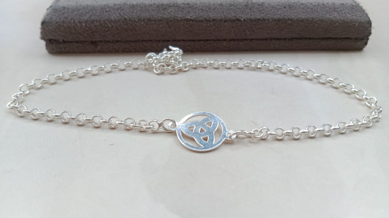 Silver Trinity Knot Silver Bracelet Rakhi with Adjustable Chain